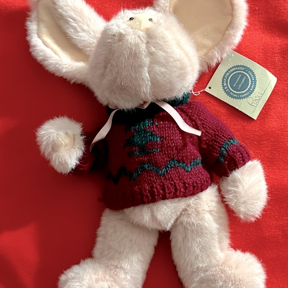 J.B. Bean series pig in Christmas sweater NWT great condition